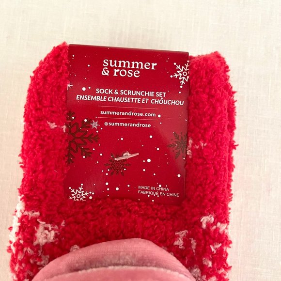 Summer & Rose Christmas Hair Scrunchies and Fuzzy Sock Combo New - Picture 9 of 9